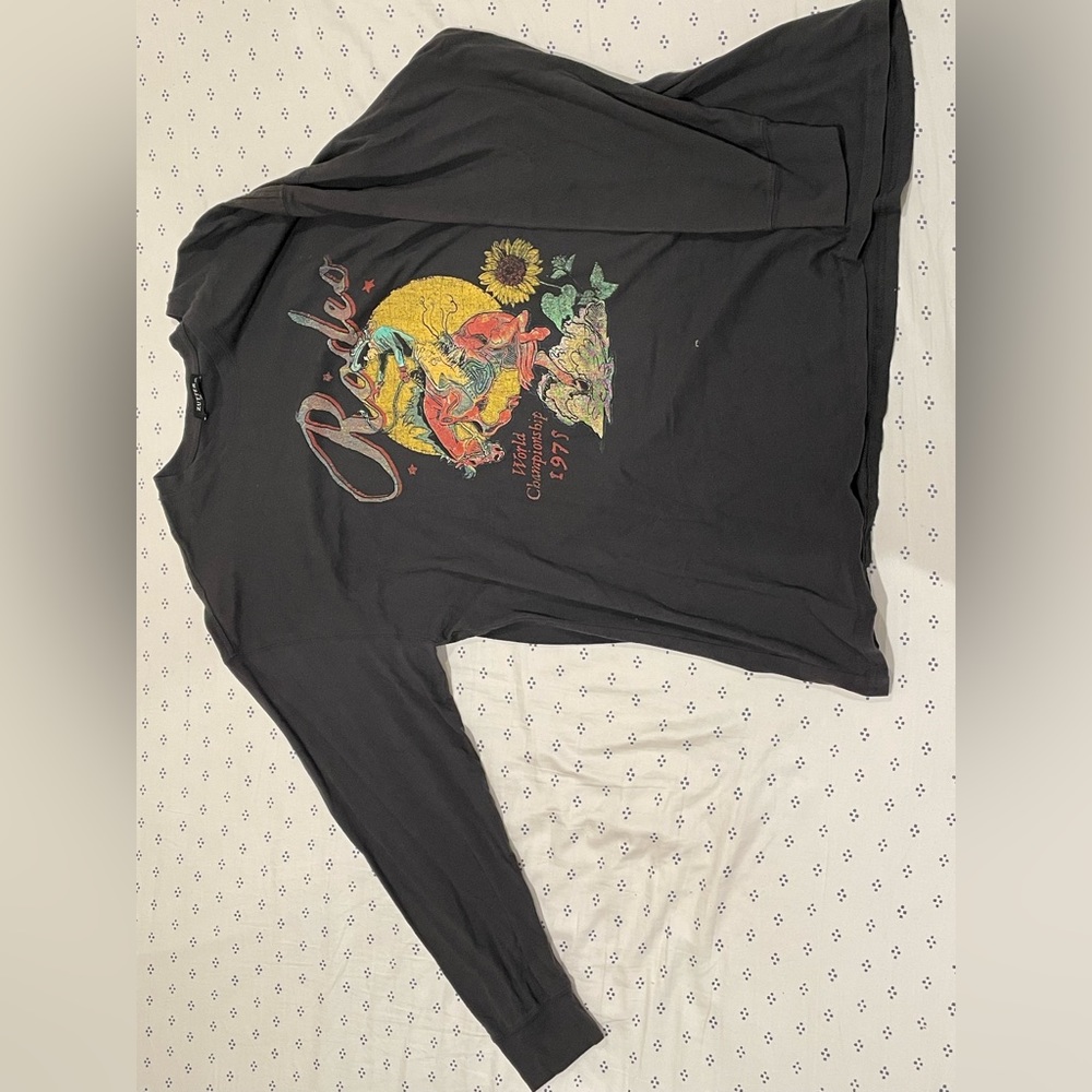 Men’s long sleeve Tee shirt size L